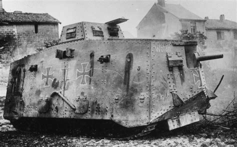 Ww1 German Av7 Heavy Tannk 1918 German Army Ww1 Tanks German Tanks