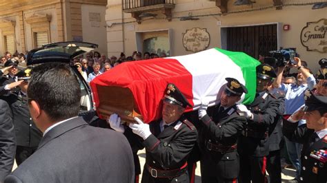 Marsala Grande Folla Al Funerale Del Carabiniere Ucciso La Repubblica