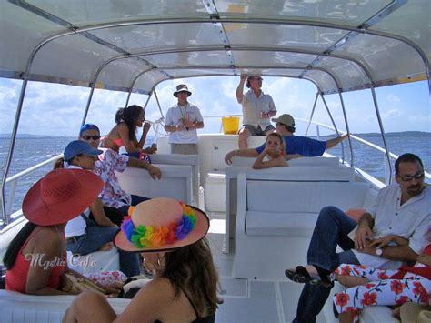 Photos From Cartagena Women Boat 1104