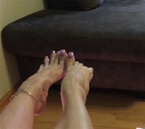 Long Toes And Toenails Aariels Fetish Clips Clips4sale