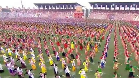 Assam Over 11 000 Dancers Musicians Perform Bihu Dance And Create 2