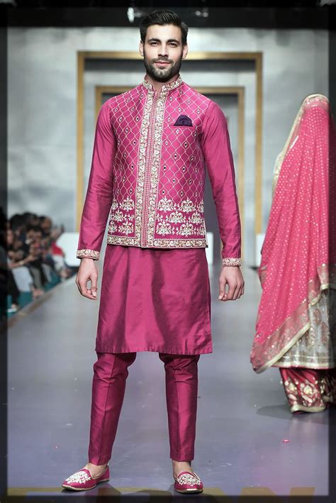 Mehndi Dresses For Groom 2020 Superb Pakistani Men Mehndi Dresses