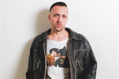 Danger danger was formed in 1987 by former hotshot members lead vocalist mike pont, bassist bruno ravel (born may 1, 1964), and drummer steve west (born may 30, 1964). Reflexionen aus dem beschönigten Leben | HIGHRESAUDIO