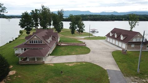 Lakefront Property | Lake Homes by LakefrontLiving.com