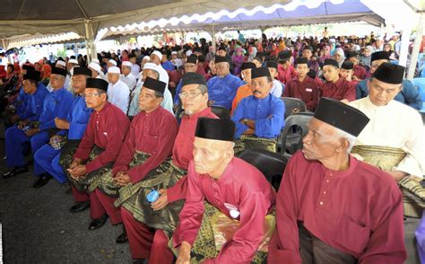 Ajukan pertanyaan tentang tugas sekolahmu. 10 MAKTAB MAHMUD JADI SEKOLAH AGAMA BANTUAN KERAJAAN (SABK ...