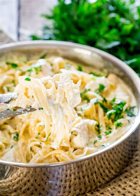 Heavy cream, chicken broth, parmesan cheese make this the best alfredo homemade alfredo sauce that is classic creamy pasta sauce that only takes about 15 minutes to make and features lots of parmesan cheese. Easy Creamy Chicken Fettuccine Alfredo - Jo Cooks