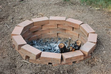 20 Backyard Brick Fire Pit