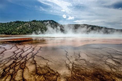 Premium Photo Geyser In Yellowstone National Park Incredibly