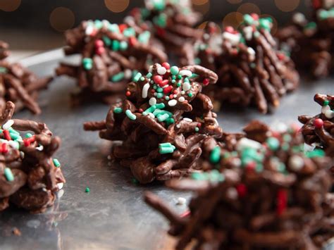 Although shortbread isn't necessarily a standalone staple for the holiday season, it is an easy enough cookie for beginners to bake and decorate for a party or gift. The Pioneer Woman's 14 Best Cookie Recipes for Holiday ...