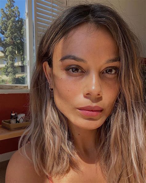 Nathalie Kelley Sexy Almost Naked In Instagram Pics Video