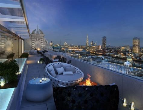 Here are ten of the best rooftop bars in the city. Radio Rooftop Bar at ME London | New Aldwych Cocktail Bar ...