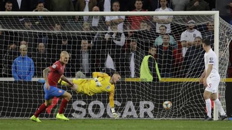 Dapatkan seputar informasi euro 2020 terlengkap mengenai jadwal, hasil pertandingan, top skor dan klasemen piala eropa 2020 terkini untuk negara italia, belgia, belanda, inggris, kroasia, spanyol dan. Hasil dan Klasemen Kualifikasi Euro 2020, Sabtu (12/10 ...