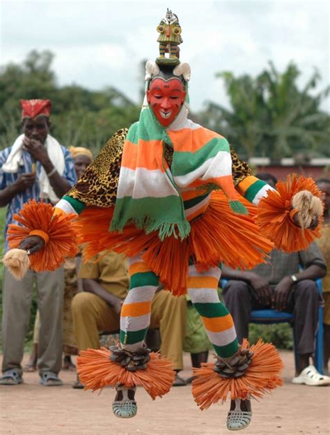 Connaissez Vous Le Zaouli Lune Des Fiertés Culturelles Ivoiriennes