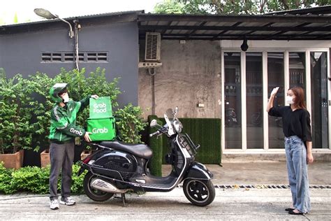 Grabfood is southeast asia's fastest growing food delivery service, serving customers delightful meals from street food to restaurant dining. Grab Food เปิดตัวการส่งอาหารแบบ Contactless Delivery ...