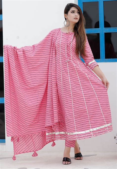 Leheriya Printed Cotton Pakistani Suit In Pink Ker89