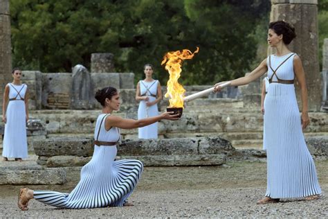 A Brief History Of Torch Designs And Relays At The Olympic Games Cnn