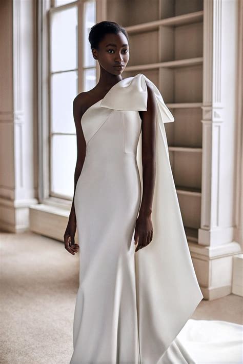 One Shoulder Bow Fit And Flare Viktor And Rolf Mariage The Dress Tribe