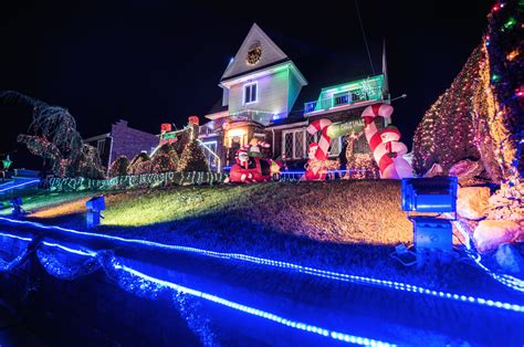 Dyker Heights Christmas Lights 2019 Guide With Tour Info