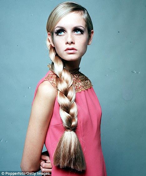 Twiggy The Original Supermodel Turns 60 Daily Mail Online