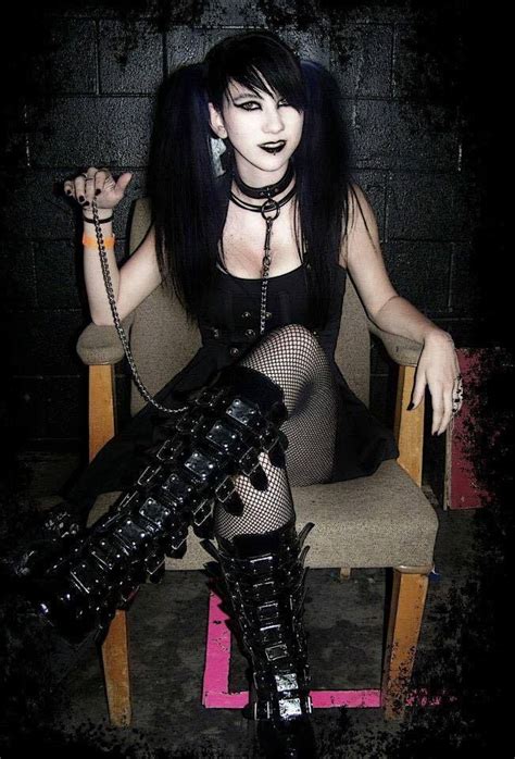 Pin By 🎃🖤 Alma Perdida On Gothic World Gothic Outfits Goth Girls Hot Goth Girls