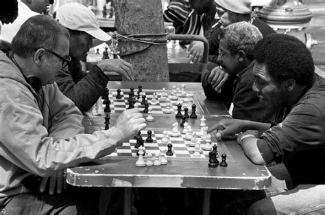 So its clear that chess is not haram. Playing chess with the masters on Market Street | KALW