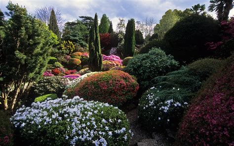 I hired home garden gardeners to clear up and do garden design. Leonardslee Gardens, West Sussex, England, UK | Leonardsle ...