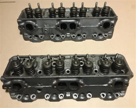 Pair Gm Chevy Gmc Sbc 305 Cylinder Heads 376450 Refurbished 172150