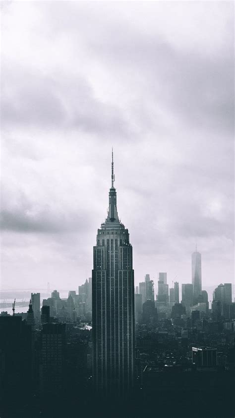 Empire-State-Building-Mist-Black-and-White-iPhone-Wallpaper | Black and