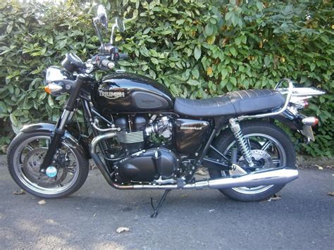 If you would like to get a quote on a new 2010 triumph bonneville use our build your own tool, or compare this bike to other. 2010 TRIUMPH BONNEVILLE , FSH, 1 OWNER, REAR RACK