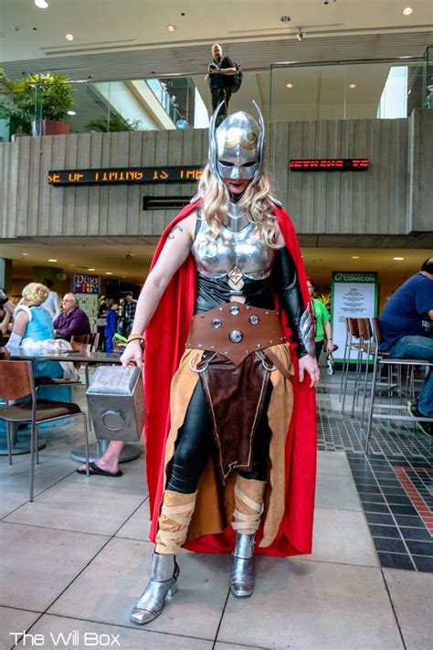 the most mind blowing cosplay from emerald city comicon so far thor cosplay cosplay