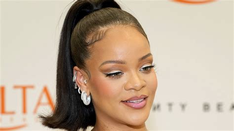 Rihannas Hairstylist Reveals How To Get A Snatched Ponytail Like The Star