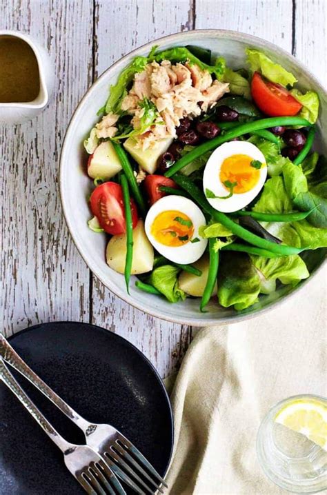 Easy And Delicious Nicoise Salad Pinch And Swirl