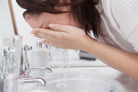 Common Mistakes People Make When Washing Their Face Fabfitfun
