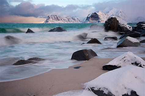 Spiaggia Di Myrland In Inverno Isole Lofoten Juzaphoto