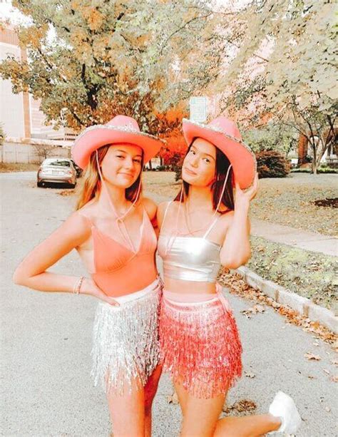 21 Cute Halloween Costumes For Best Friends You Will Obsess Over In 2022 Cowgirl Halloween
