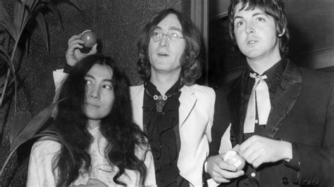 ¿cómo Actuó Yoko Ono Tras La Muerte De John Lennon Mvs Noticias