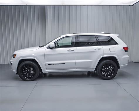 Pre Owned 2018 Jeep Grand Cherokee Altitude 4wd Sport Utility