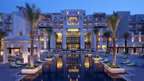 Yes, this property has 2 outdoor pools and a children's pool. The Anantara Eastern Mangroves Hotel & Spa in Abu Dhabi
