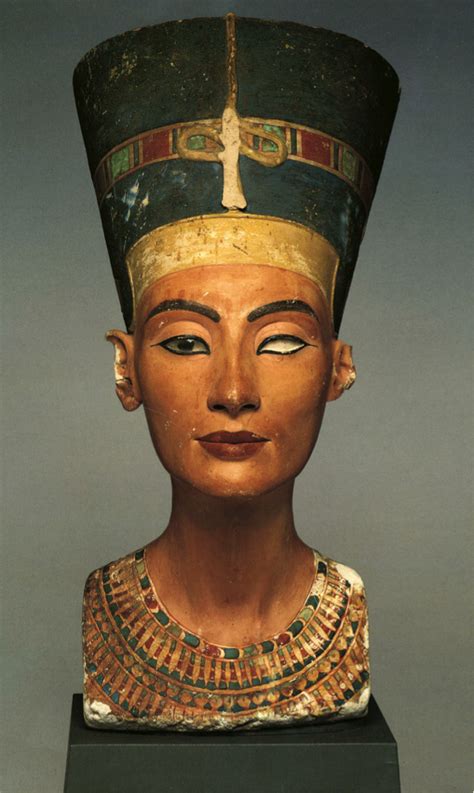 real queen nefertiti is queen nefertiti buried inside king tut s tomb king akhenaten was