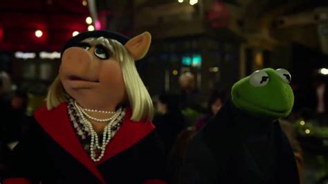 Muppets 2011 Kermit And Miss Piggy Clip Youtube
