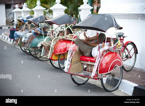 Becak Drivers In Yogyakarta Indonesia Stock Photo Alamy