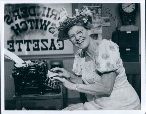 Minnie Pearl Sitcoms Online Photo Galleries