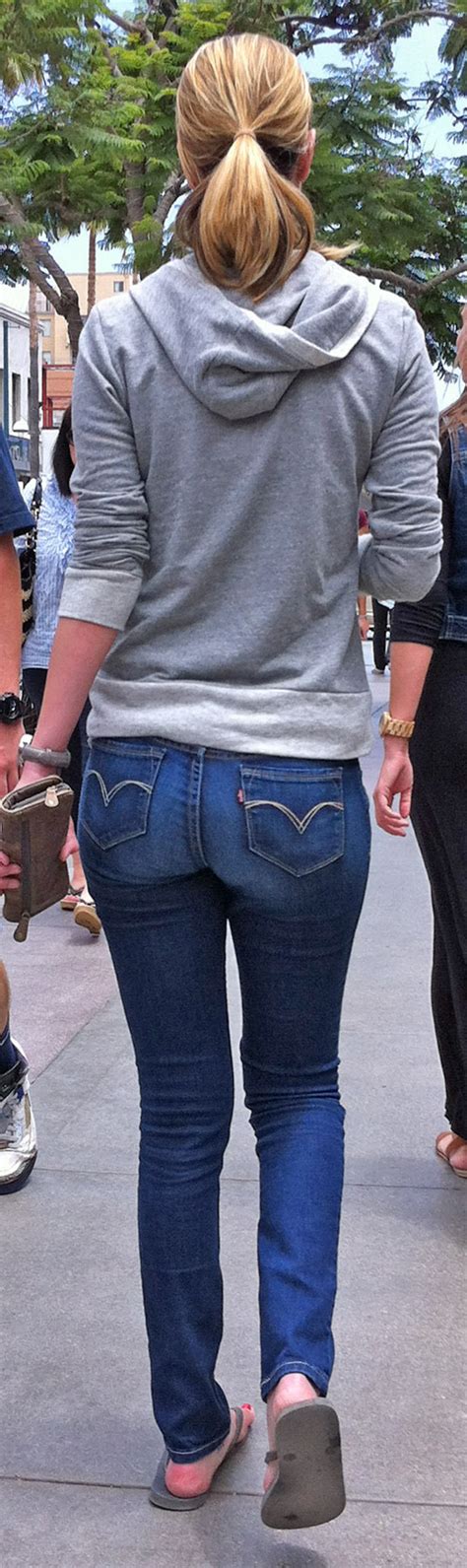 Peepforum Threads Bubble Butt On Skinny Blonde In Tight Jeans