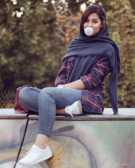 ژست عکس دخترانه تکی اسپرت طبیعت ایرانی Aroosimanir ژست عکس