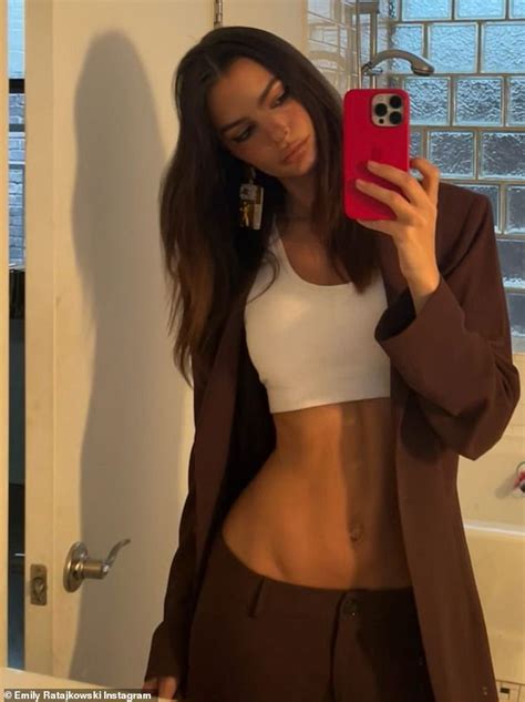 Emily Ratajkowski Gives Her Adoring Fans A Look At Her Sculpted Abs