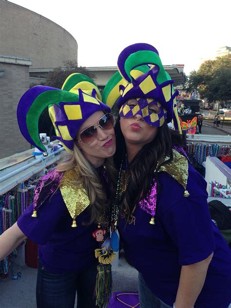 Quick Tips On How To Catch The Most Mardi Gras Beads At A Parade