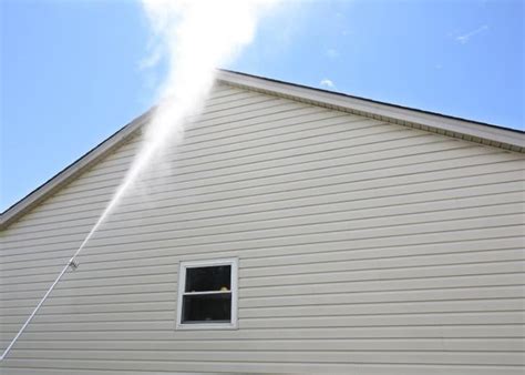 How To Pressure Wash Vinyl Siding Berryhill Window Cleaning