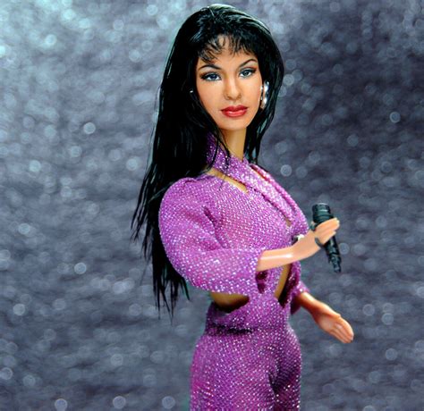 Selena Doll With Striking Resemblance To Tejano Legend Sells For Over 1 000 On Ebay