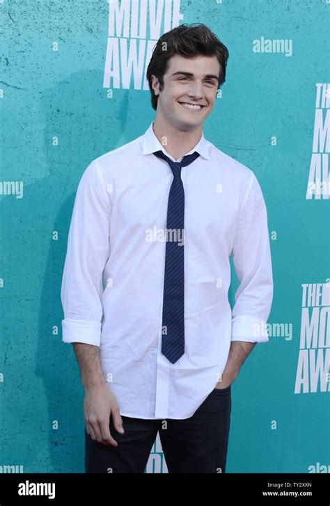 Actor Beau Mirchoff Arrives At The Mtv Movie Awards At The Gibson