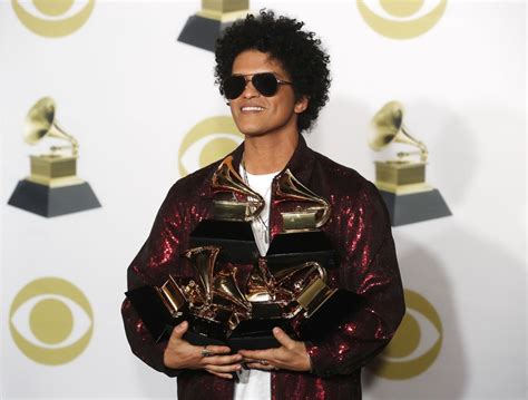 Bruno Mars é O Grande Vencedor Do Grammy 2018 Acheiusa